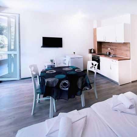 Donchevi Apartments Primorsko Dış mekan fotoğraf