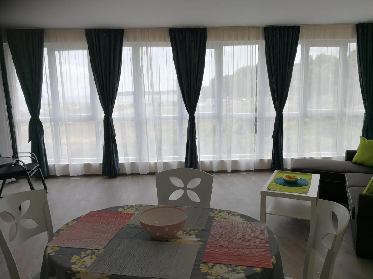Donchevi Apartments Primorsko Dış mekan fotoğraf