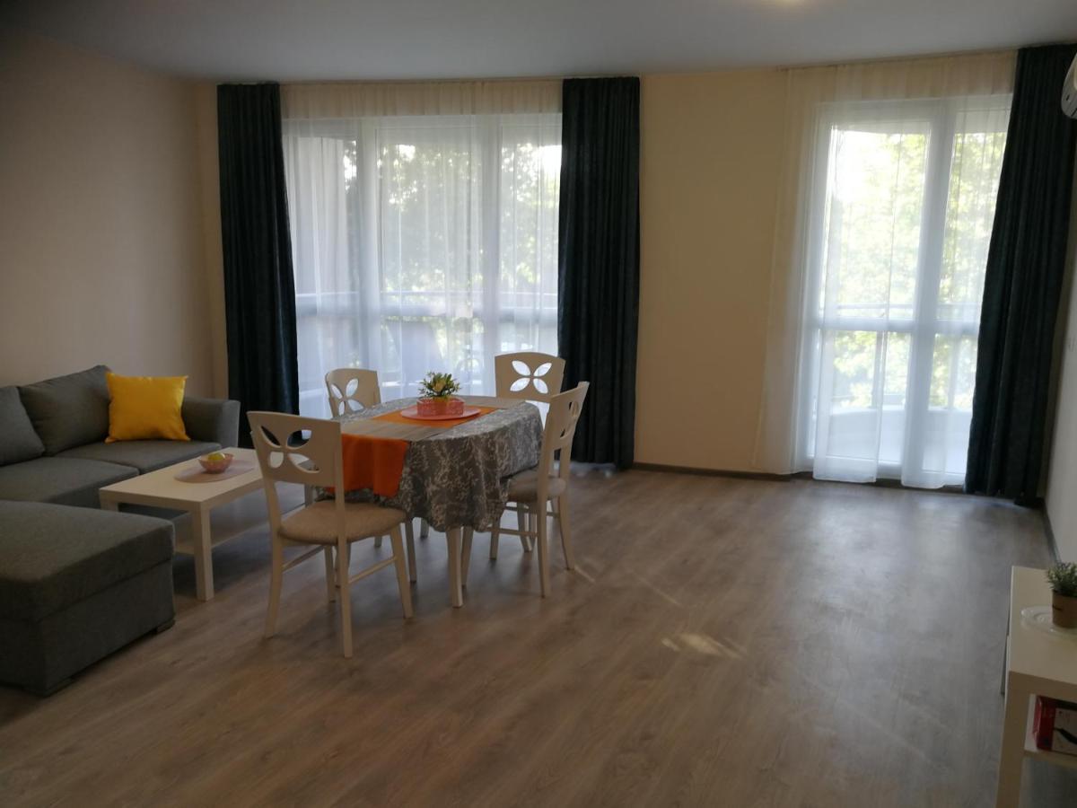 Donchevi Apartments Primorsko Dış mekan fotoğraf