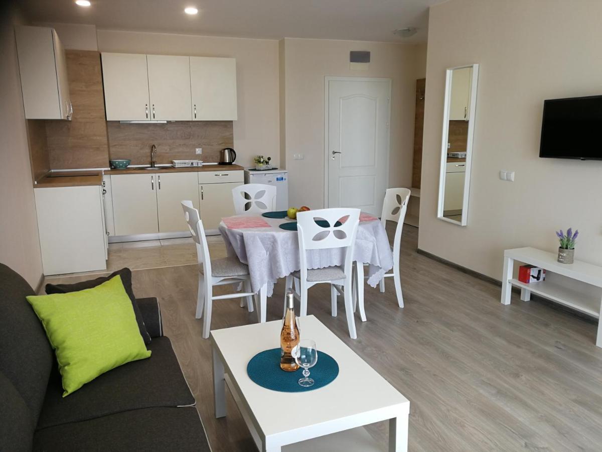 Donchevi Apartments Primorsko Dış mekan fotoğraf